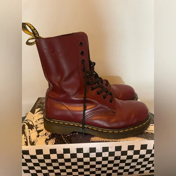 Maroon 1490 Dr marten boots women’s 7 - Picture 2 of 7